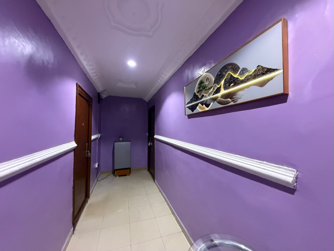 Royal Apartment (4/4)