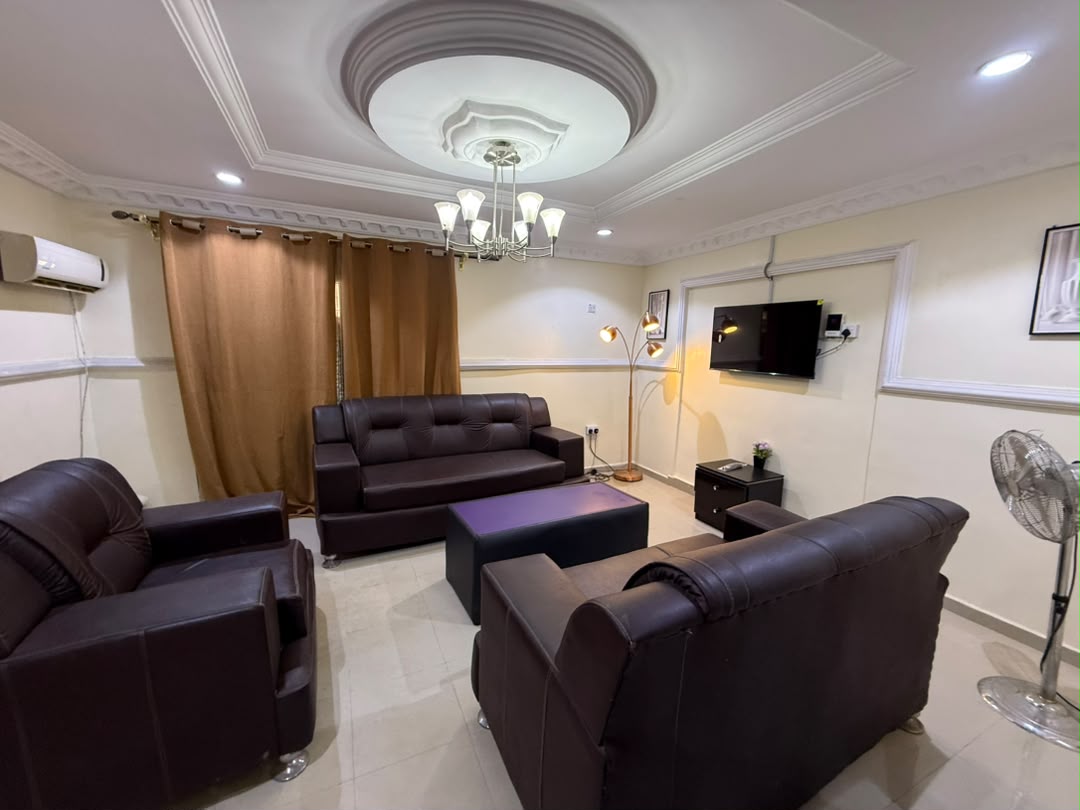 Royal Apartment (2/4)