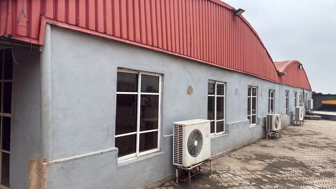 100-Capacity Hall